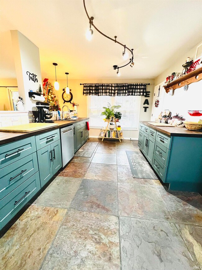 306 Shandell Dr, Bedford, IN 47421 - photo 6