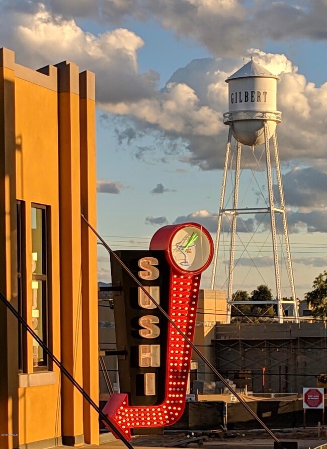 Walk to Downtown Gilbert Restaurants