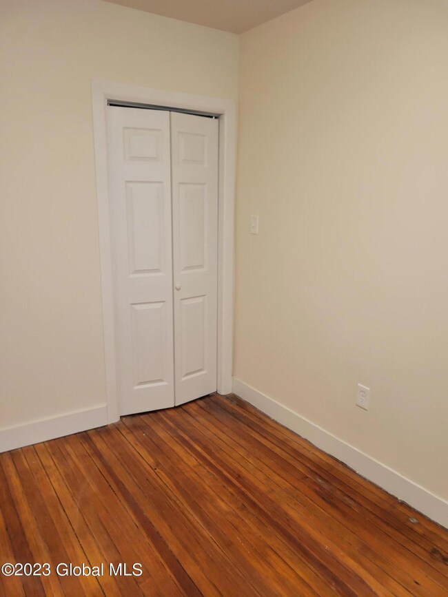 418 Sheridan Ave unit 2, Albany, NY 12206 - photo 3
