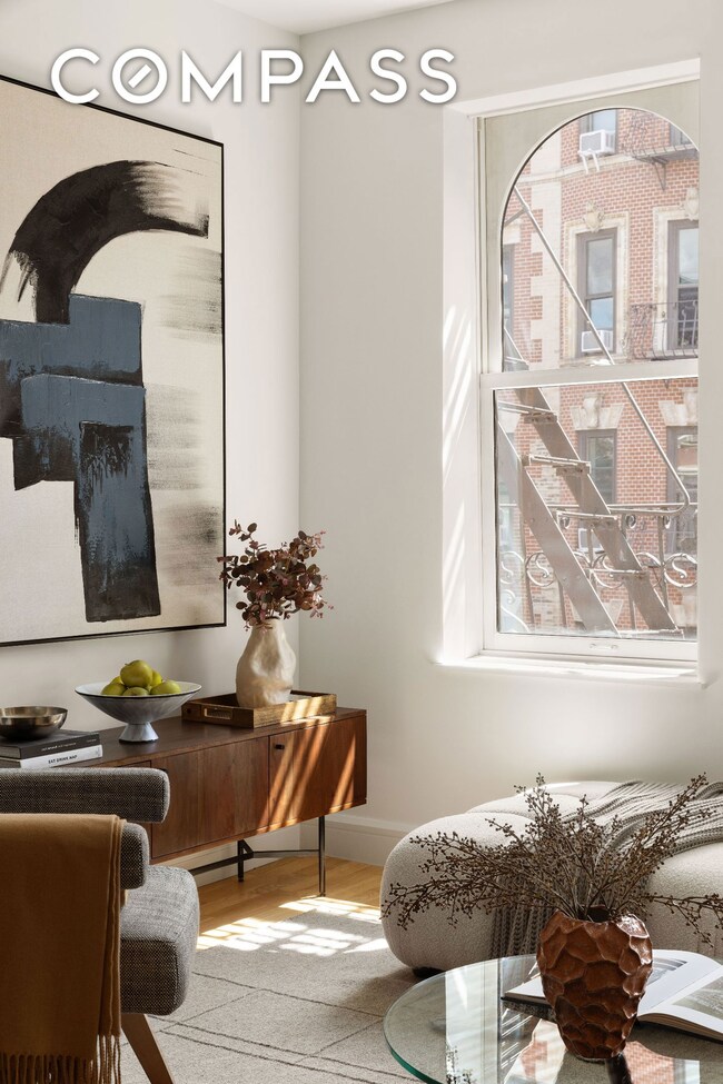 323 W 11th St unit 4W, New York, NY 10014 - photo 2