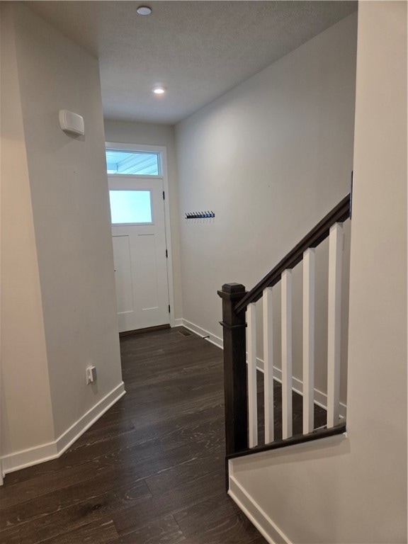 1007 Wellington Ct, Jeannette, PA 15644 - photo 2