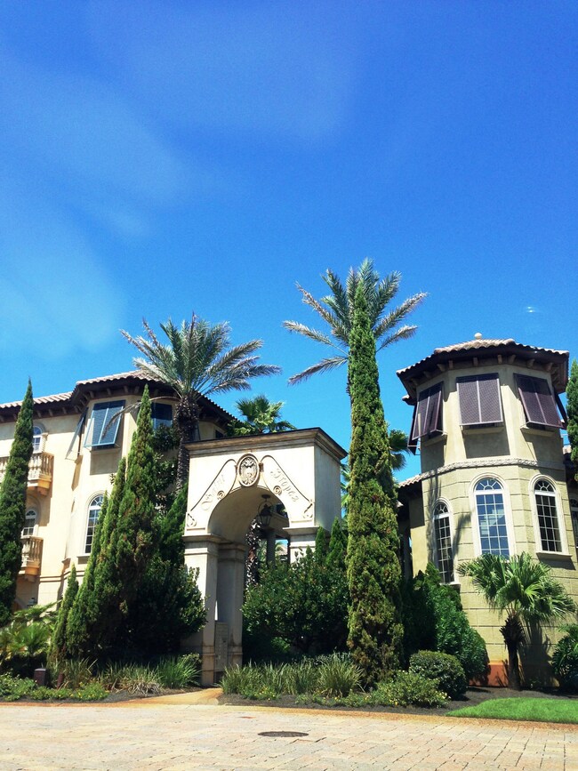 St Tropez Amenity Entrance