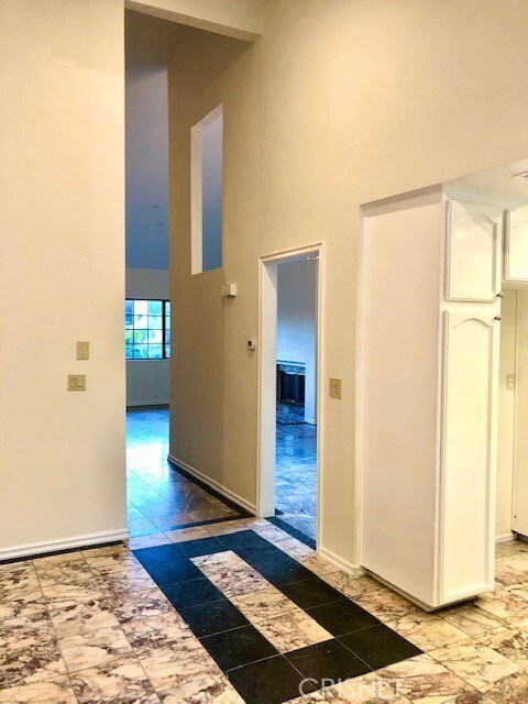 5253 Calderon Rd, Woodland Hills, CA 91364 - photo 5