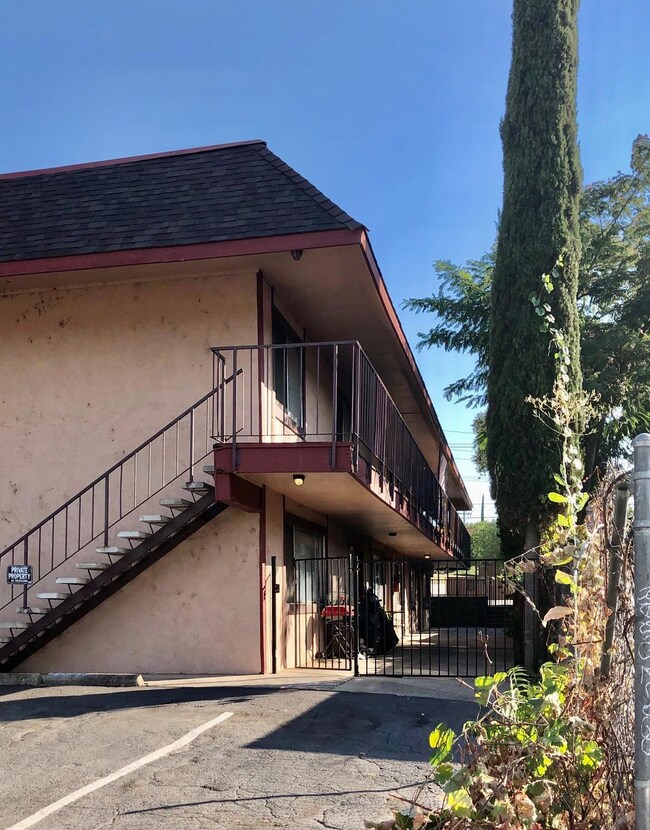 1131 West Back