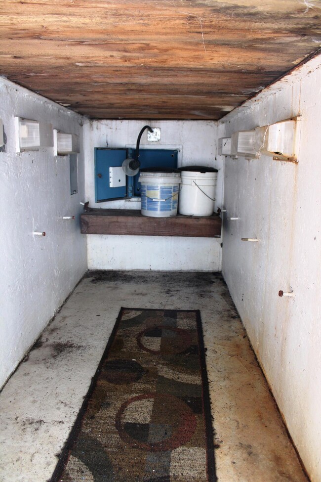 319oilchangingstormshelter