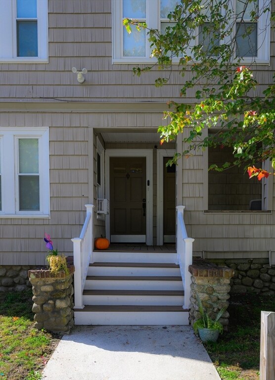 19 Oliver St unit 2, Milford, MA 01757 - photo 2