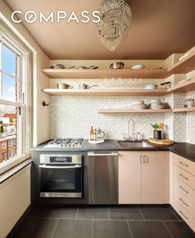 302 W 12th St unit 6D, New York, NY 10014 - photo 5