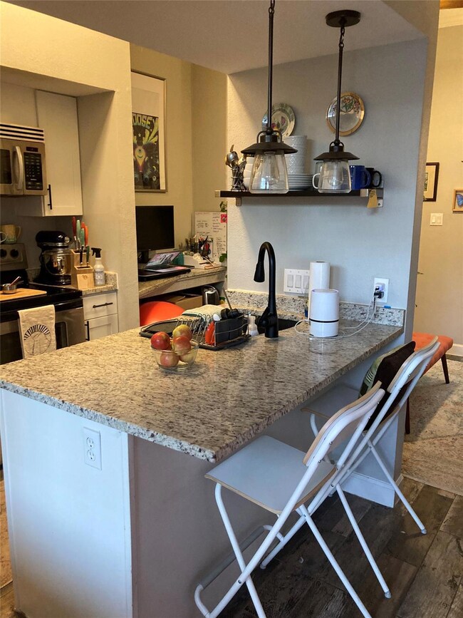 2814 Nueces St unit 106, Austin, TX 78705 - photo 3