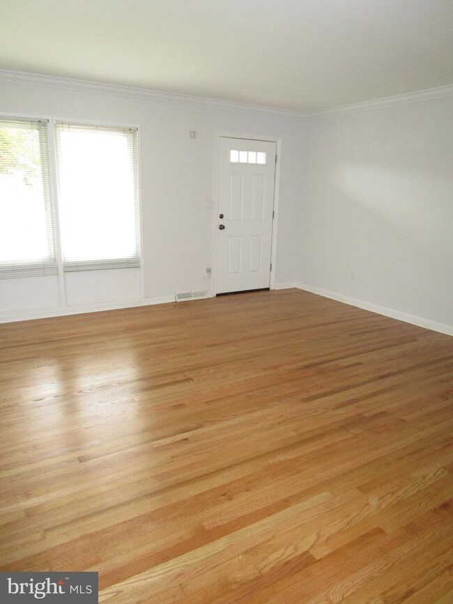 8239 Reece Heights Dr, Severn, MD 21144 - photo 2