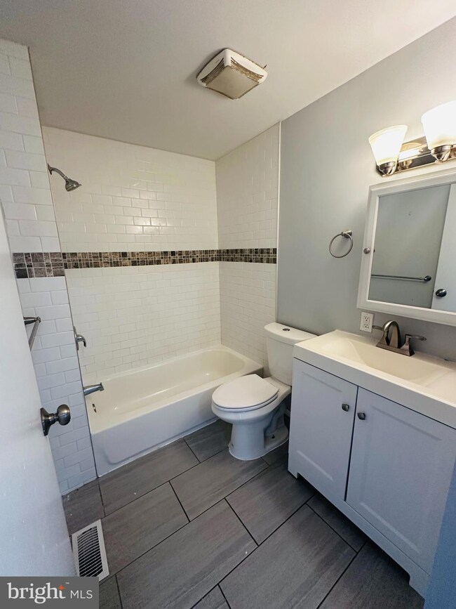 928 Pitman Ave unit 1, Darby, PA 19023 - photo 7