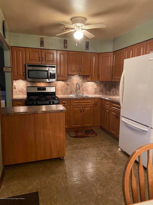 20 Appleton Dr, Hazlet, NJ 07730 - photo 4