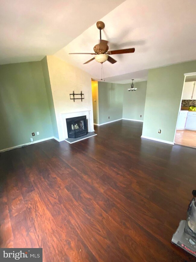 508 Cascade Ct unit 508, Sewell, NJ 08080 - photo 3