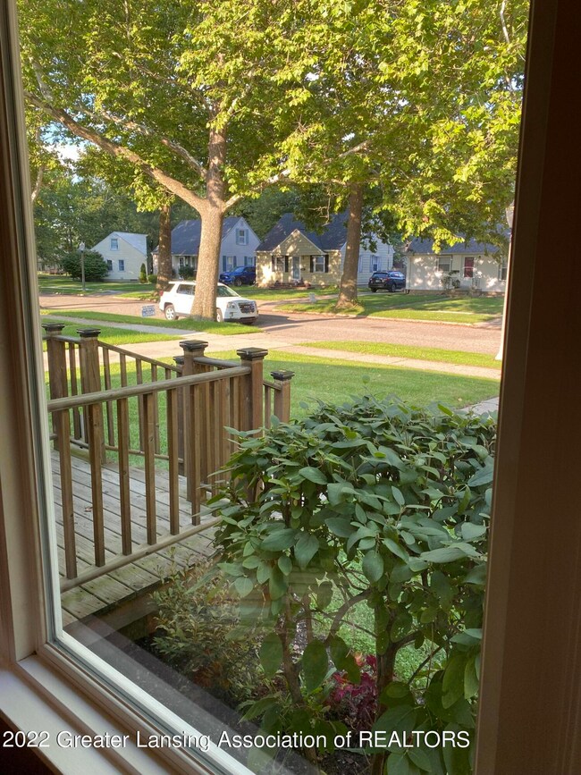 3206 Alden Dr, Lansing, MI 48910 - photo 4