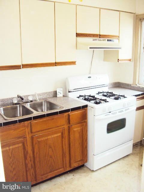 4432 Cedar Garden Rd, Baltimore, MD 21229 - photo 5