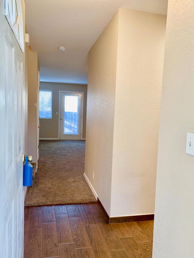 310 NE Terry Ln unit 3B, Grants Pass, OR 97526 - photo 3