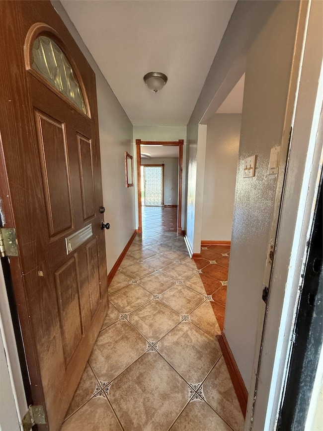 10831 Overlea Dr, Houston, TX 77089 - photo 2