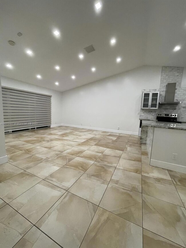 unlisted-address, Weston, FL 33331 - photo 5