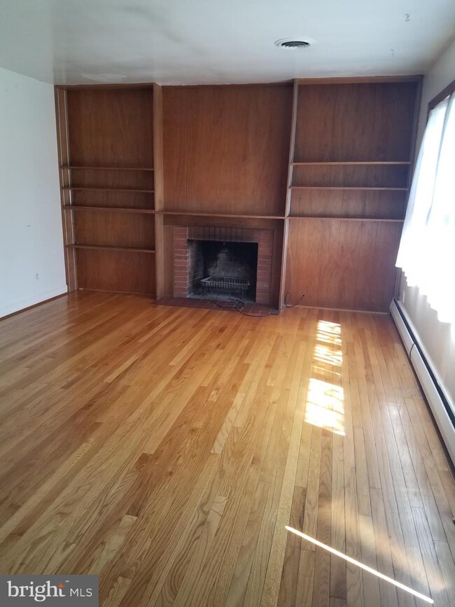 311 Wellington Ave, Reading, PA 19609 - photo 4