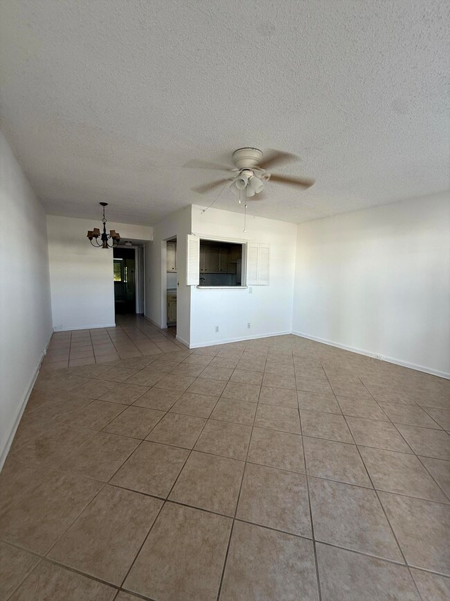 82 Kent F unit 820, West Palm Beach, FL 33417 - photo 3