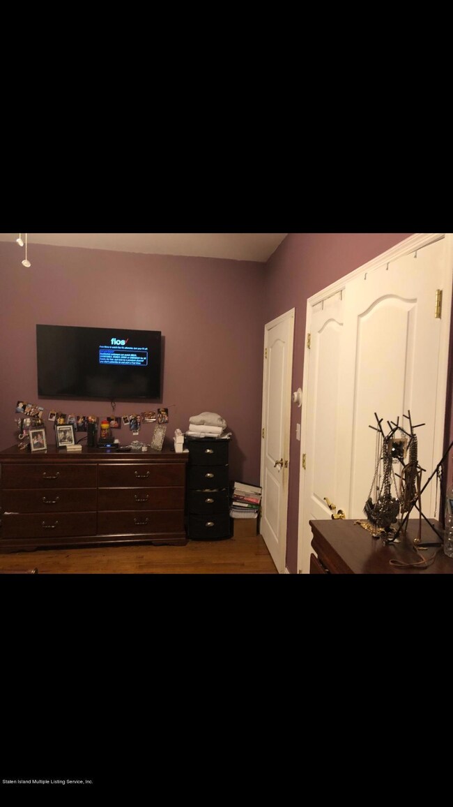 286 Mallory Ave, Staten Island, NY 10305 - photo 5