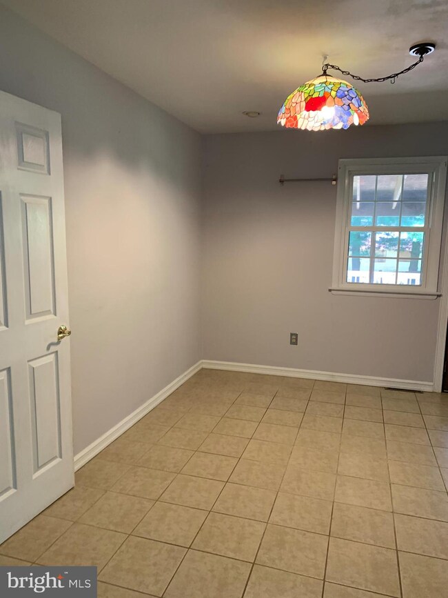 7246 Pommel Dr, Sykesville, MD 21784 - photo 5