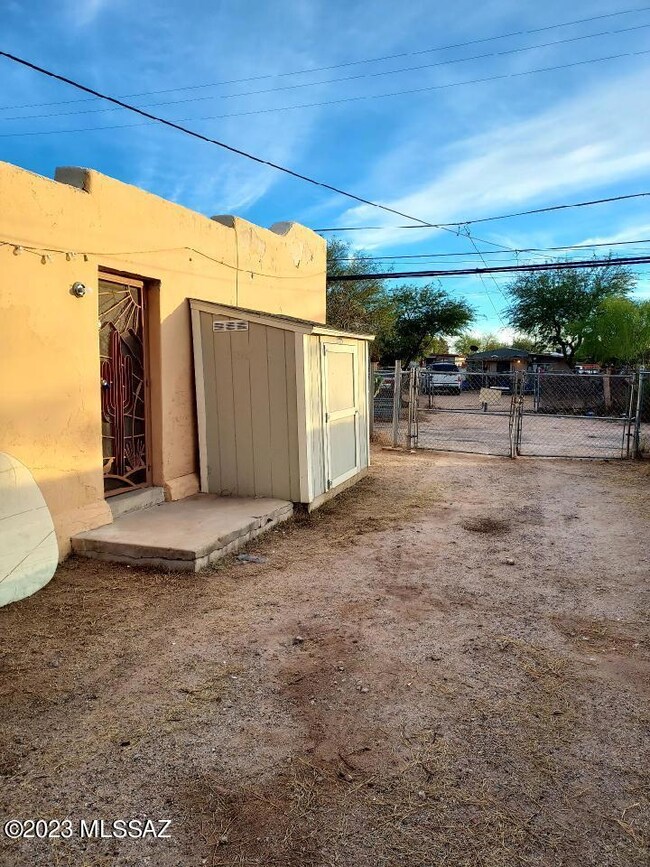 206 E 24th Str