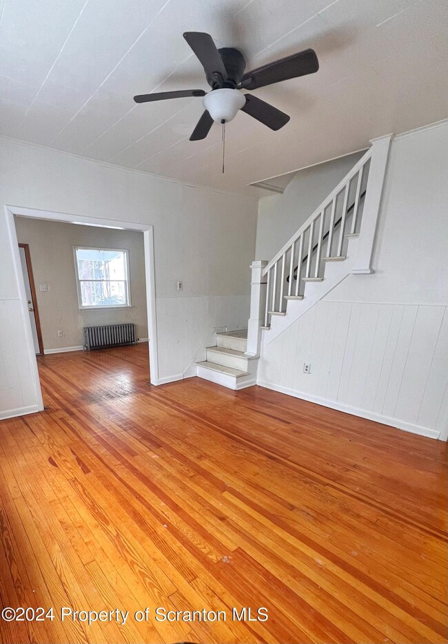 105 Chestnut St, Dupont, PA 18641 - photo 3