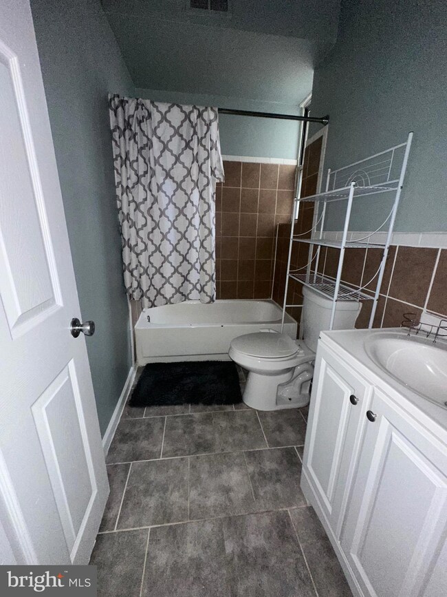 1721 N Creighton St unit 2, Philadelphia, PA 19131 - photo 5