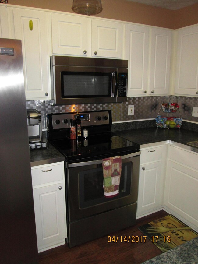 8449 Grand Trevi Dr unit 4803, Louisville, KY 40228 - photo 7