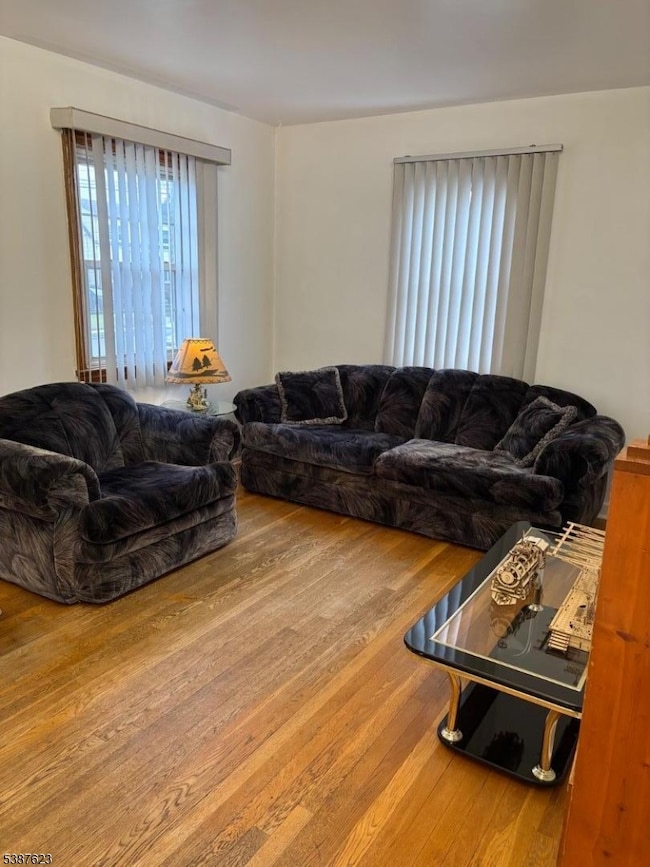 91 Birchwood Dr, Elmwood Park, NJ 07407 - photo 4