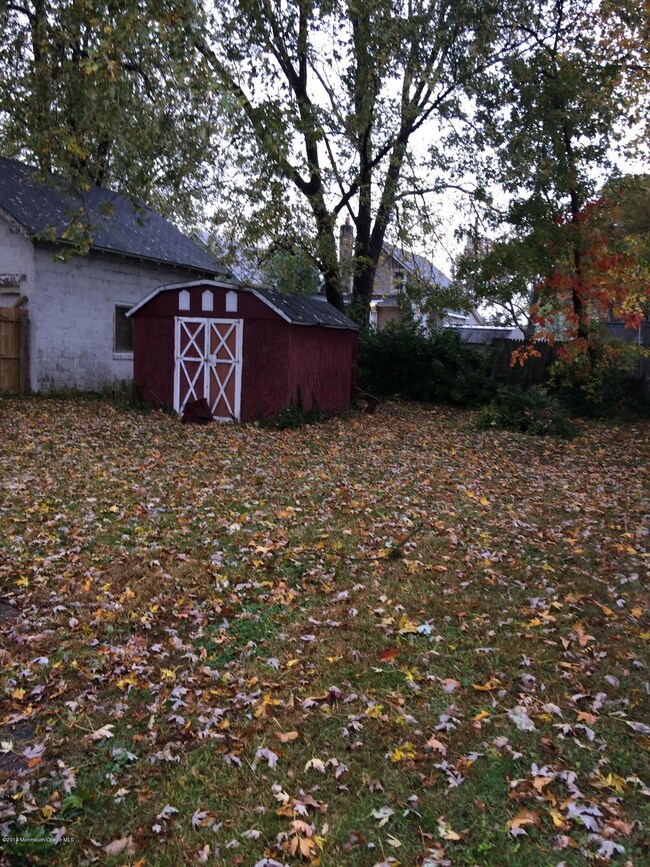 611 Aumack Ave, Keyport, NJ 07735 - photo 3