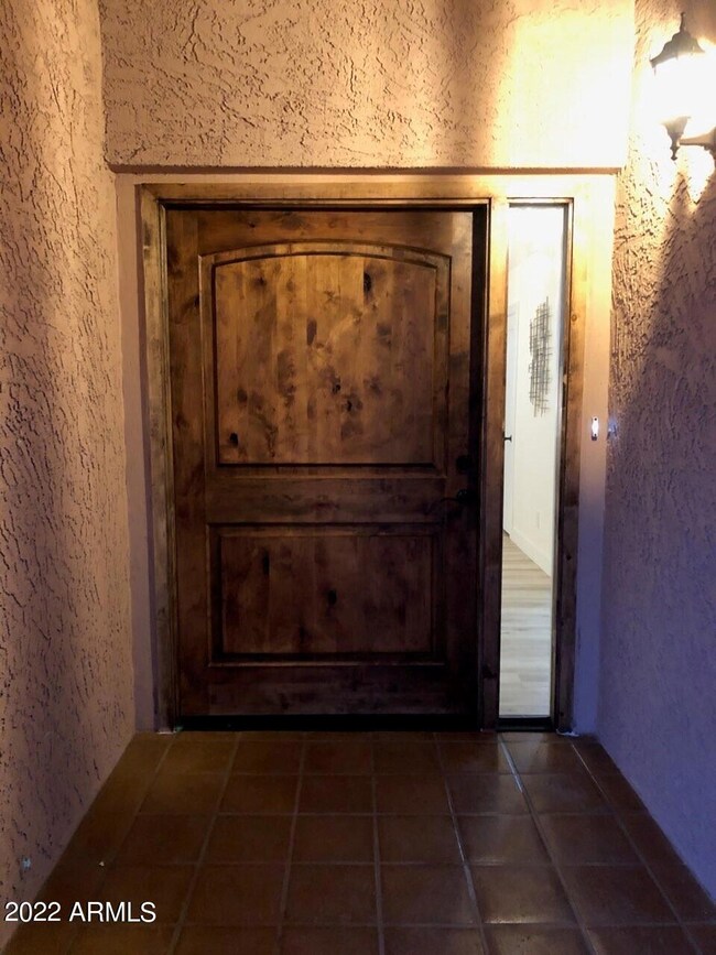 FRONT DOOR 1