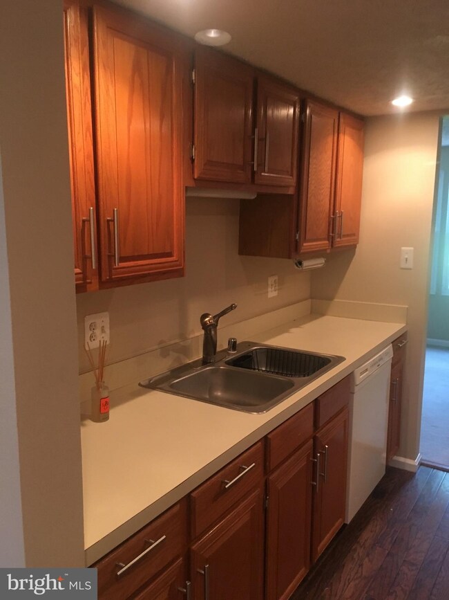 22394 Stablehouse Dr, Sterling, VA 20164 - photo 4