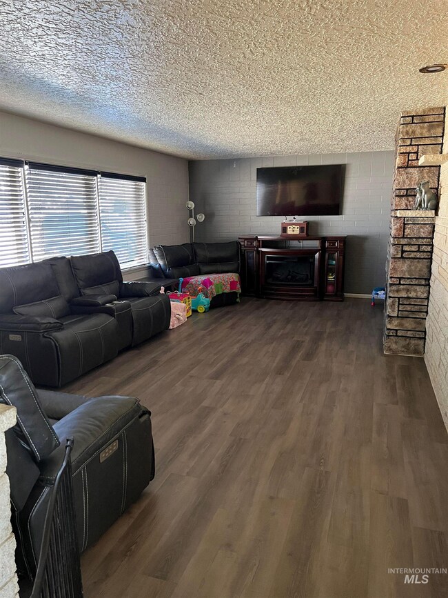 1203 Garland St, Nampa, ID 83686 - photo 4