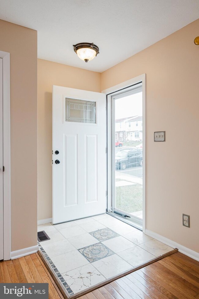 861 Clover Leaf Ct, Edgewood, MD 21040 - photo 2