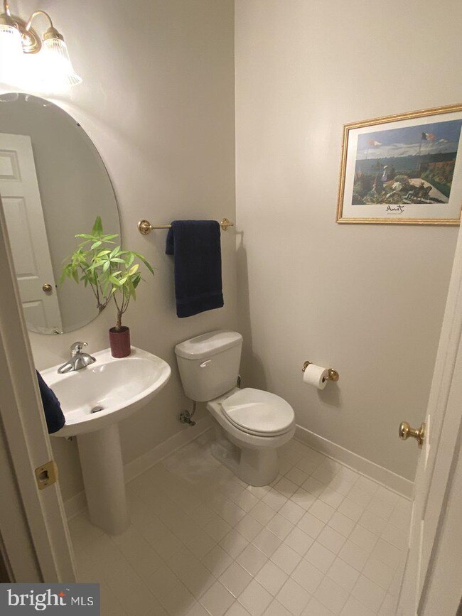 6705 Ordsall St, Alexandria, VA 22315 - photo 4