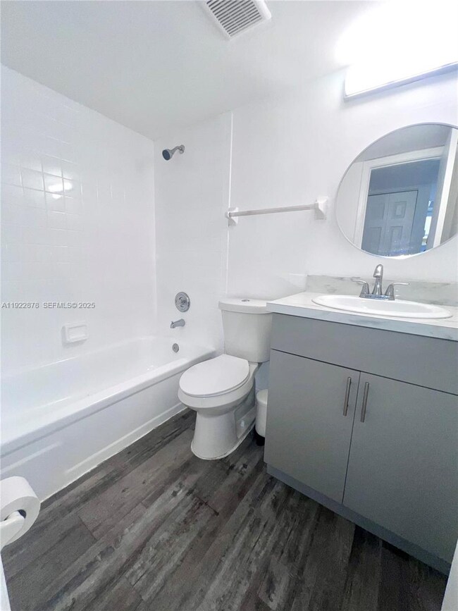 6715 W 26th Dr unit 2036, Hialeah, FL 33016 - photo 7