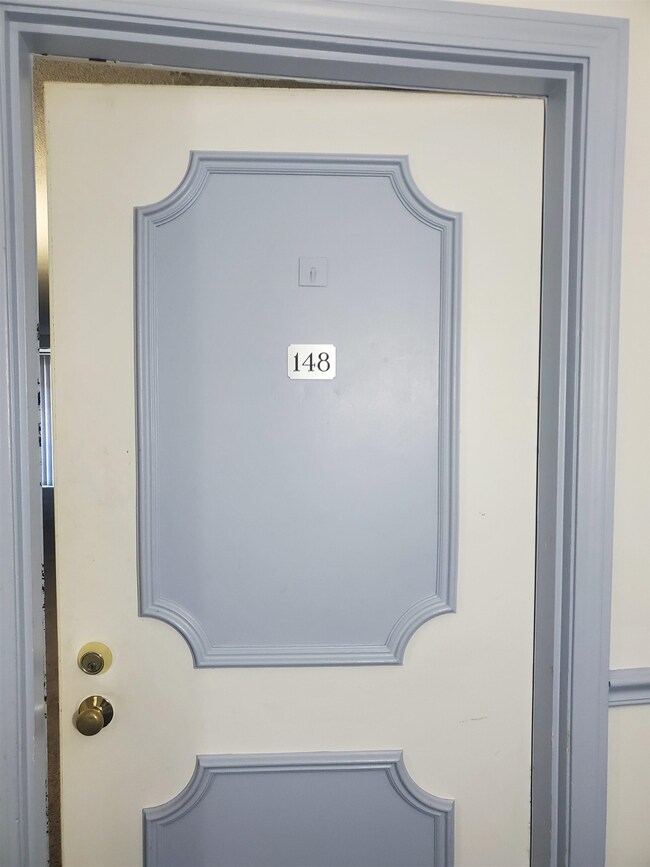 148 Cannongate III unit 148, Nashua, NH 03063 - photo 2