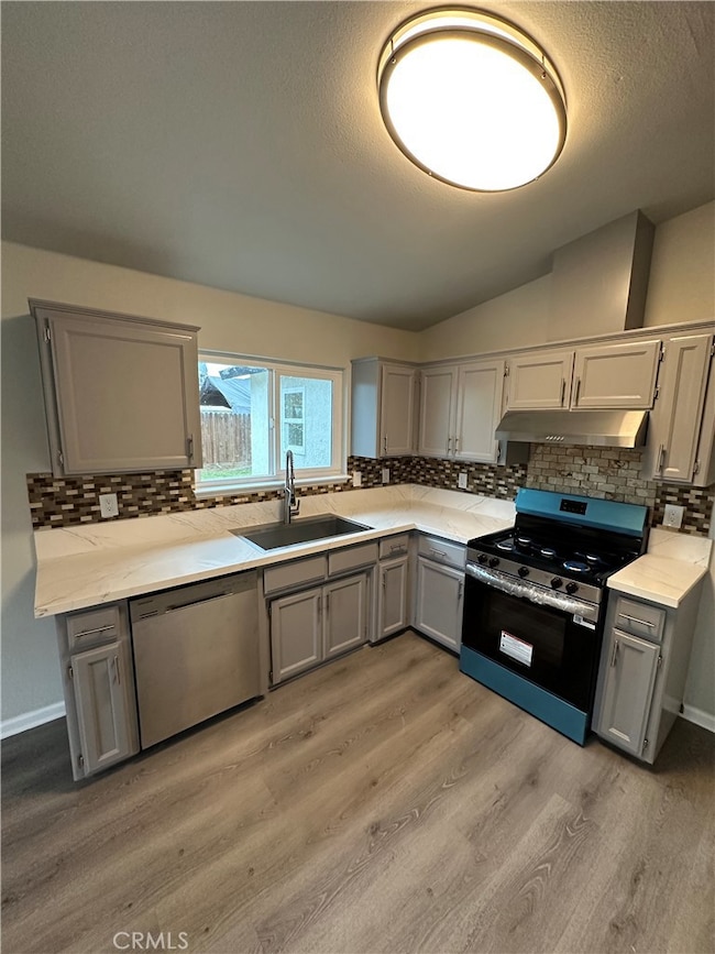 13746 Walker St, Armona, CA 93202 - photo 2