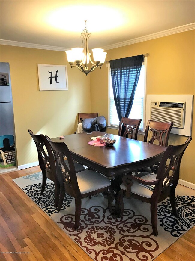 327 Chesterton Ave, Staten Island, NY 10306 - photo 7