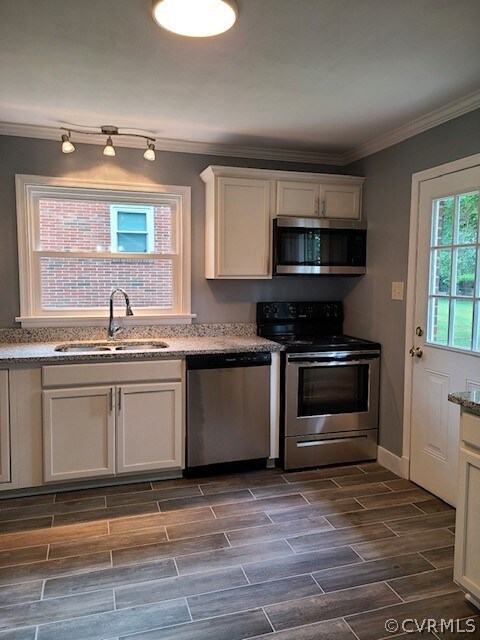 More of kitchen