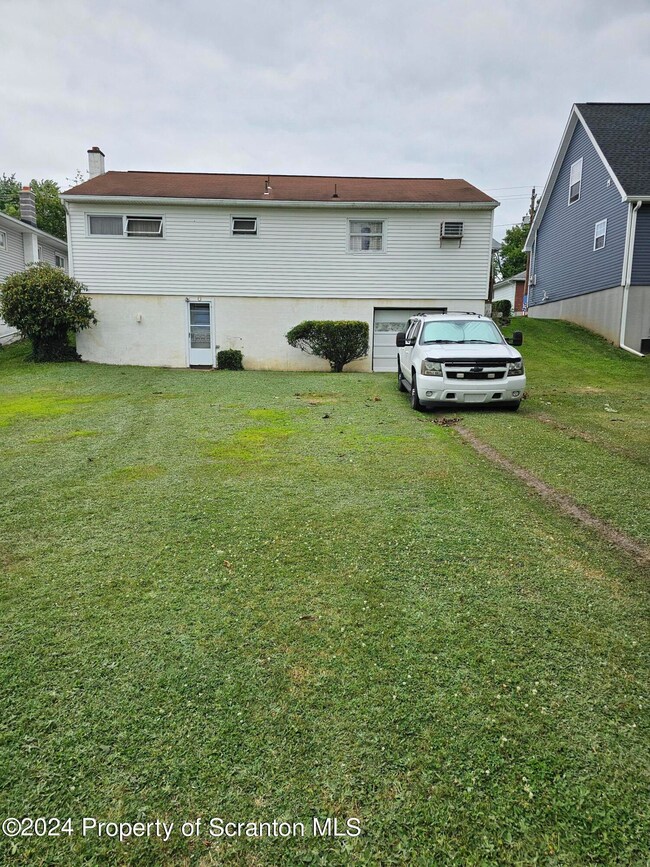 1381 Watson St, Scranton, PA 18504 - photo 3