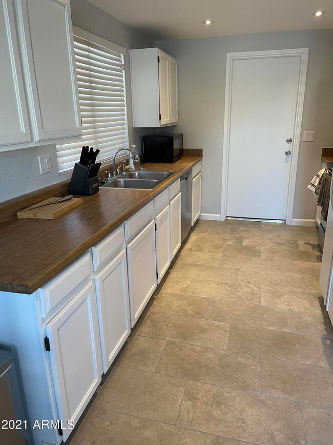 1206 W Los Arboles Place, Chandler, AZ 85224 - photo 5