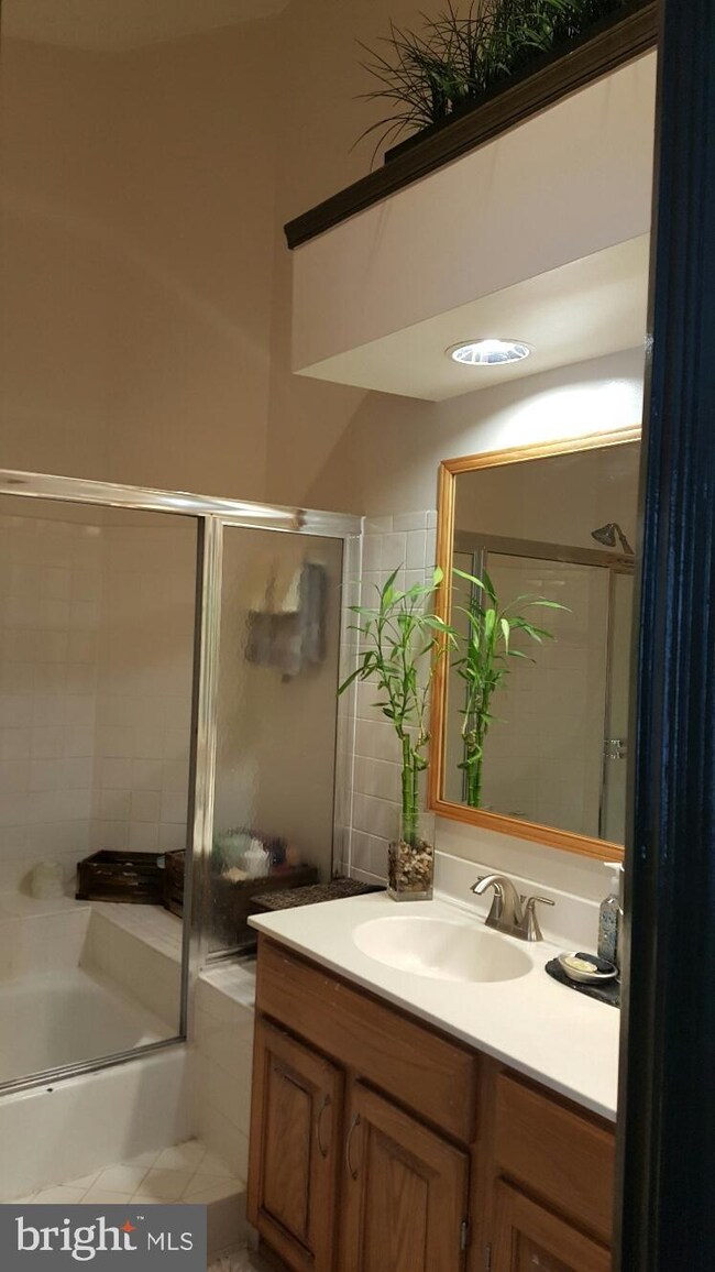 3303 Sir Thomas Dr unit 42, Silver Spring, MD 20904 - photo 7