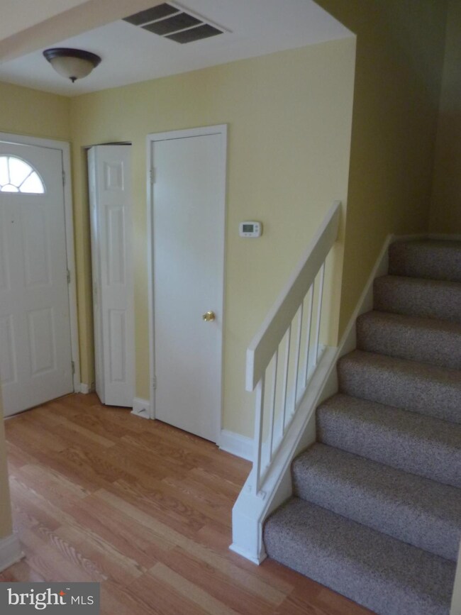 8620 Village Square Dr unit 15/862, Alexandria, VA 22309 - photo 2