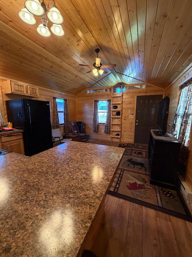 304 Main St N, Gwinner, ND 58040 - photo 6