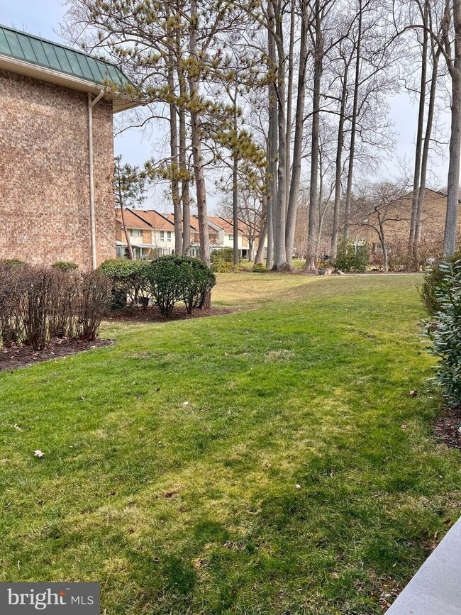 3630 Gleneagles Dr unit 81C, Silver Spring, MD 20906 - photo 5