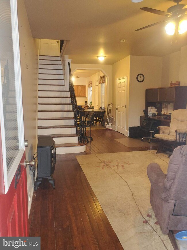 459 E Strawberry St, Lancaster, PA 17602 - photo 5