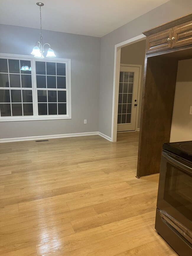 125 Stroud Dr, Manchester, TN 37355 - photo 5