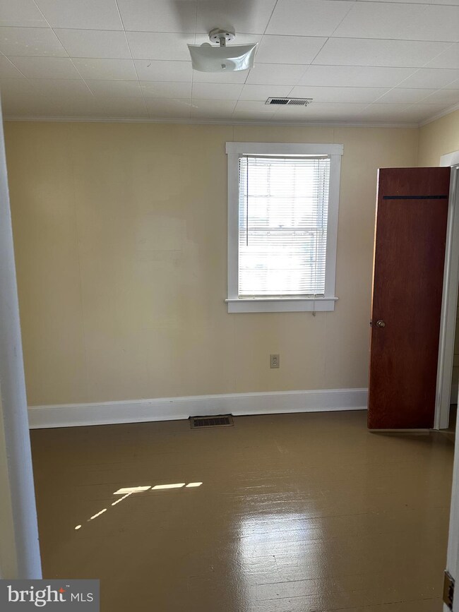 101 S Mildred St unit B, Ranson, WV 25438 - photo 2